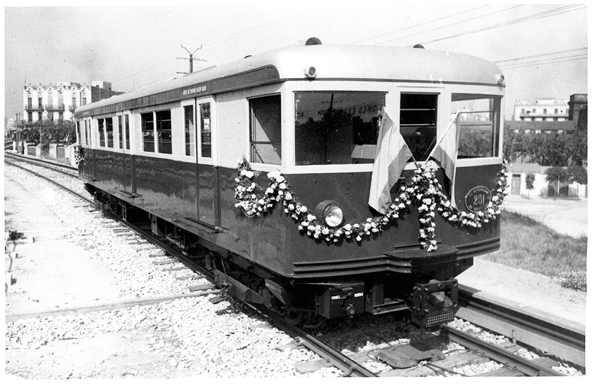 Presentaci� del llibre 100 anys del Metro Transversal de Barcelona (1926�2026)